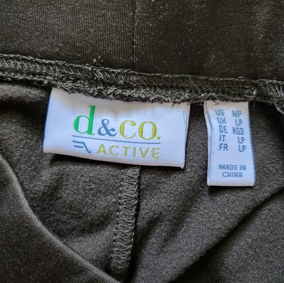 NWOT D&Co Active Pants With Pockets Straight Leg - Picture 5 of 5